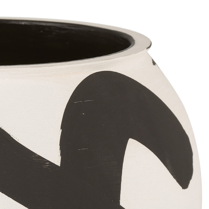 Porcelain Vase Kendra S by District Home