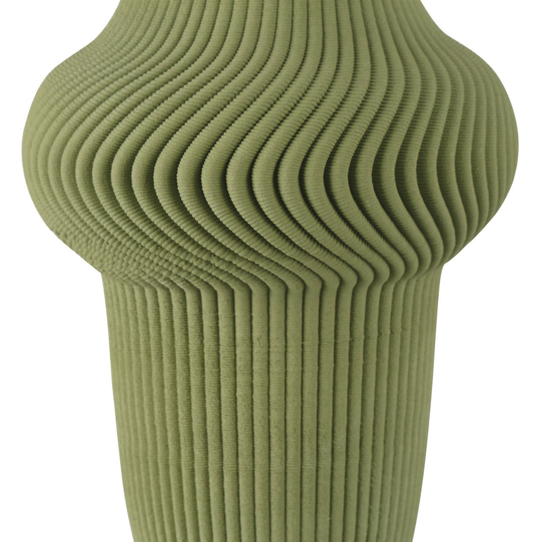 Porcelain Vase Vert L by District Home