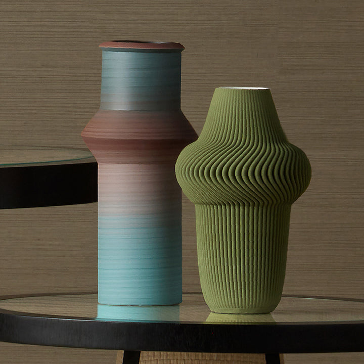 Porcelain Vase Vert L by District Home